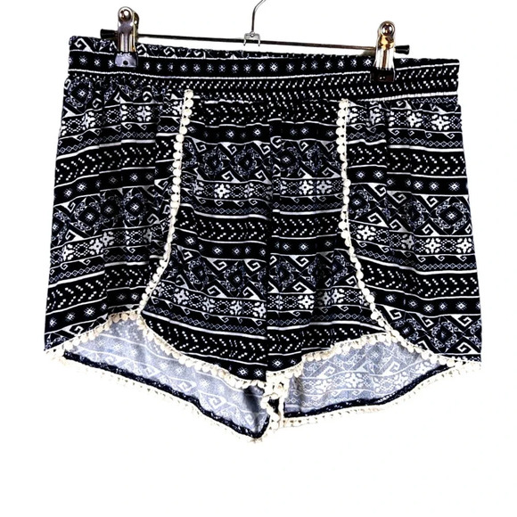 Justify Aztec print shorts Blue/ White size Large - Picture 1 of 9